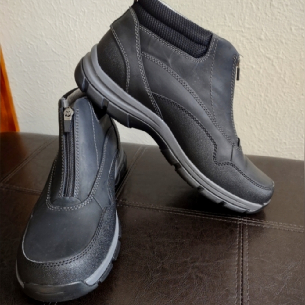 Clarks Wallpath Zip Men's Black Leather Ankle Boots. Size 10W